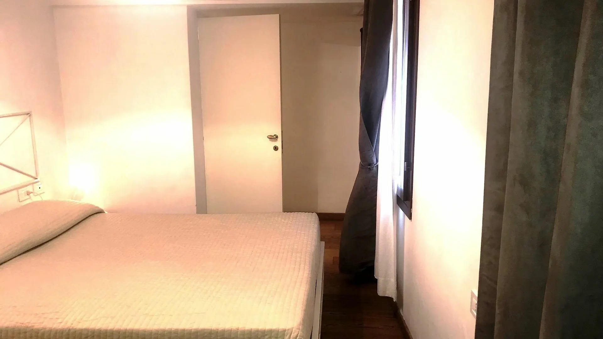 Modern Apartment In Venice Gf 0*,  Italy