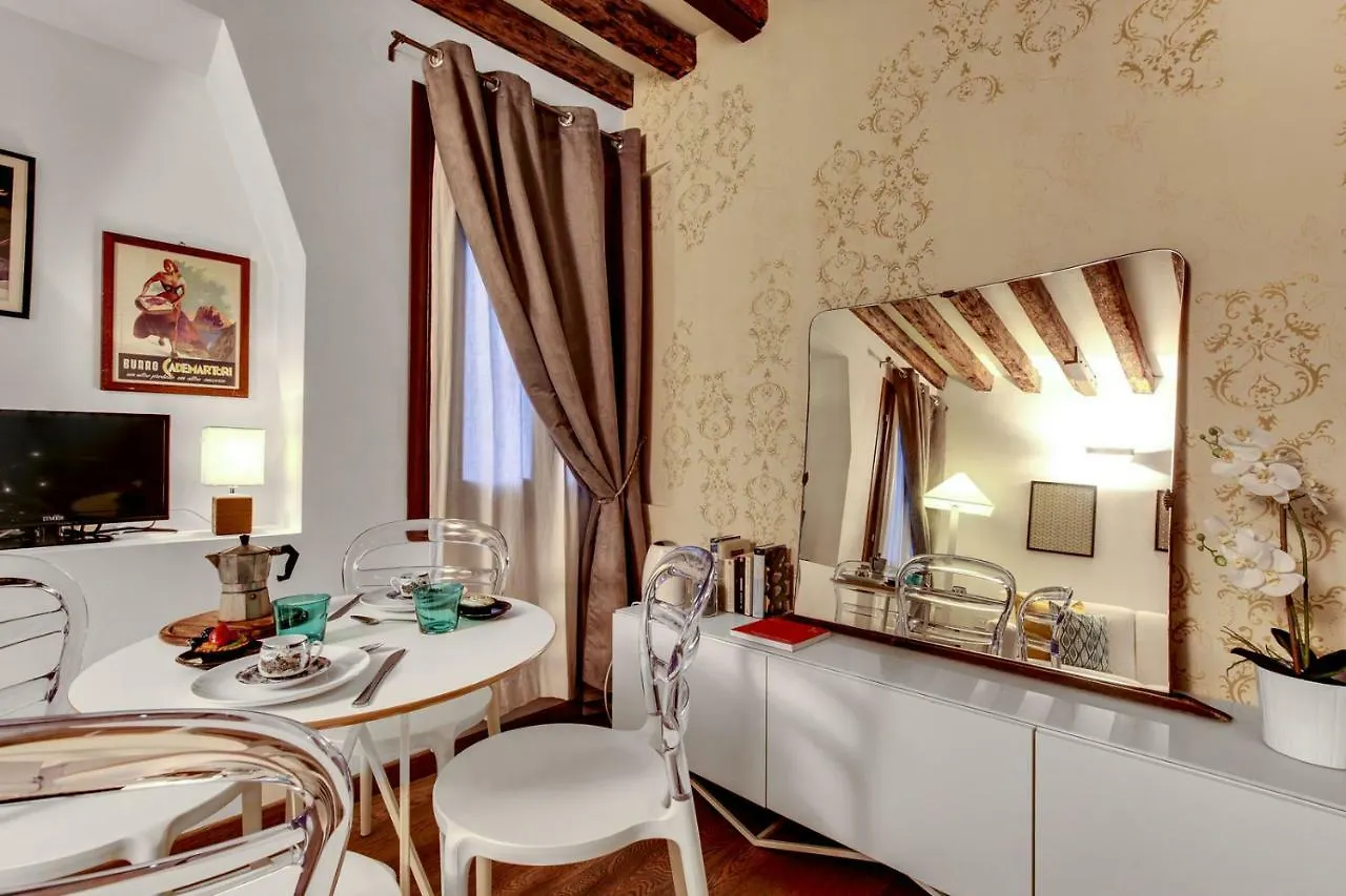 Modern Apartment In Venice Gf 0*,  Italy