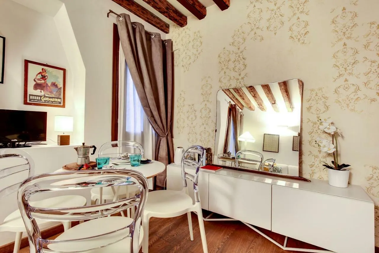 Modern Apartment In Venice Gf 0*,  Italy