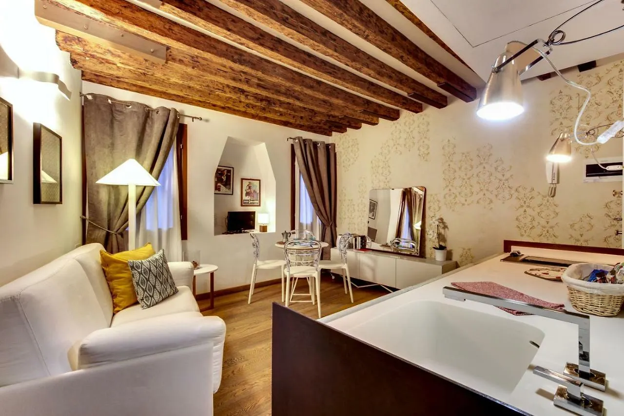 Modern Apartment In Venice Gf